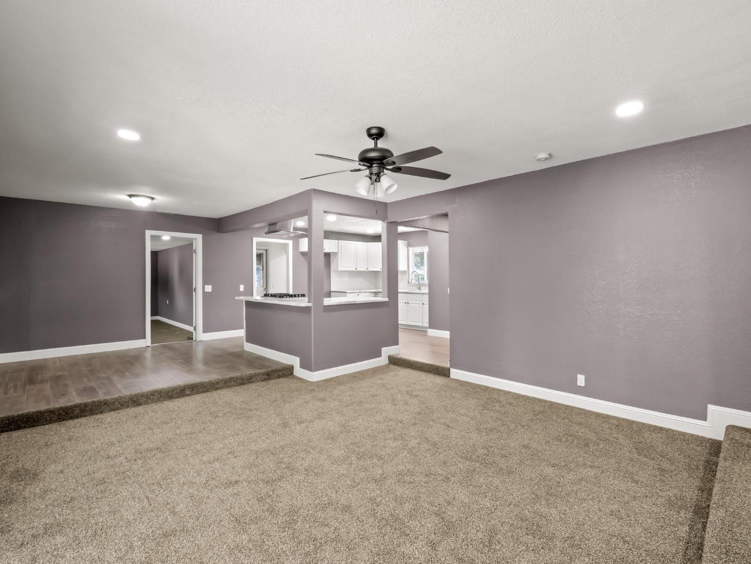 948 W Gettysburg Ave, Fresno, CA 93705