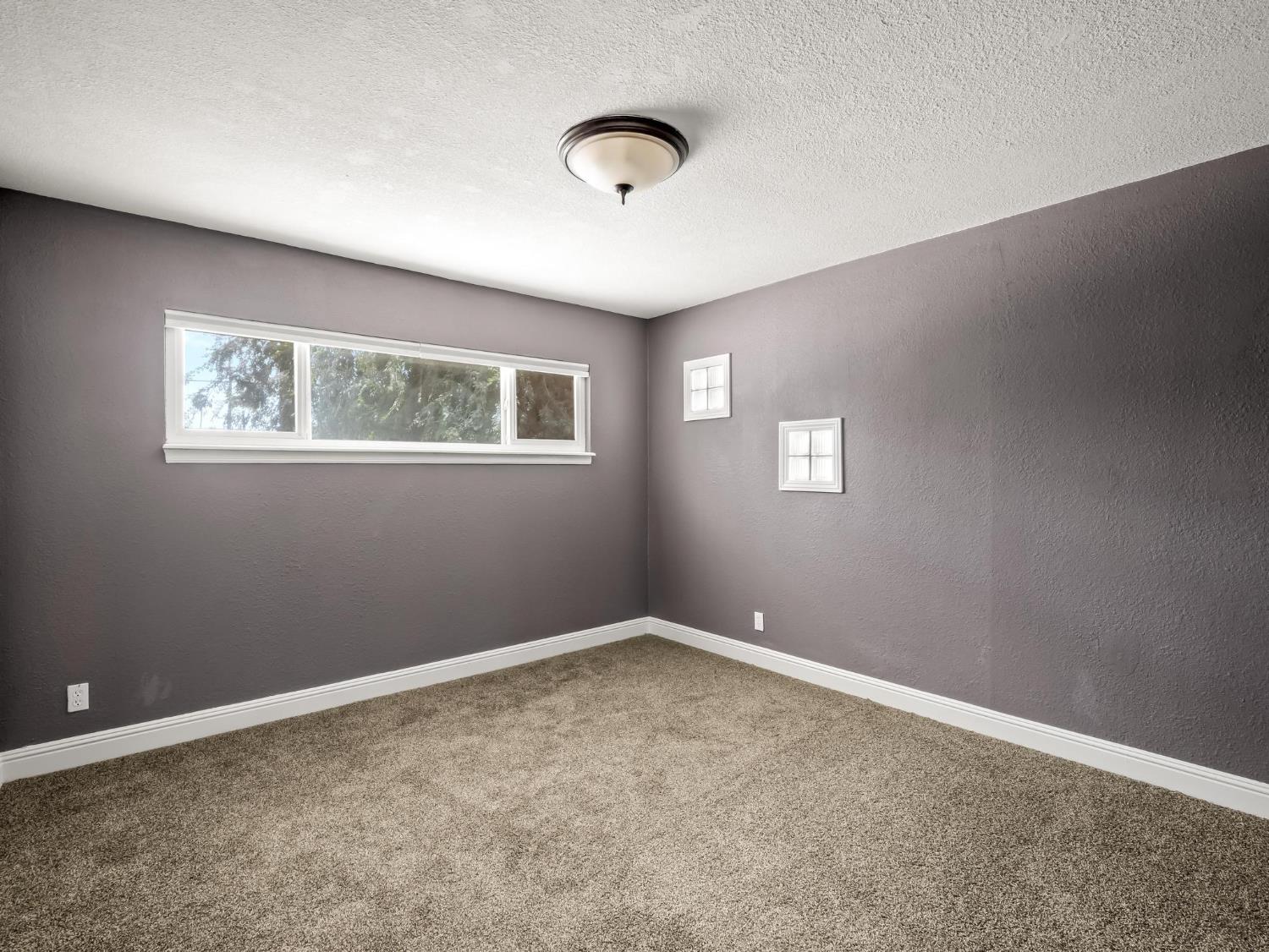 948 W Gettysburg Ave, Fresno, CA 93705