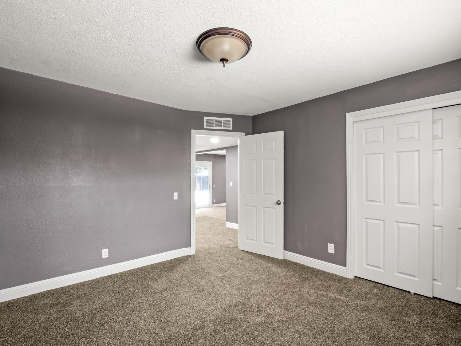 948 W Gettysburg Ave, Fresno, CA 93705