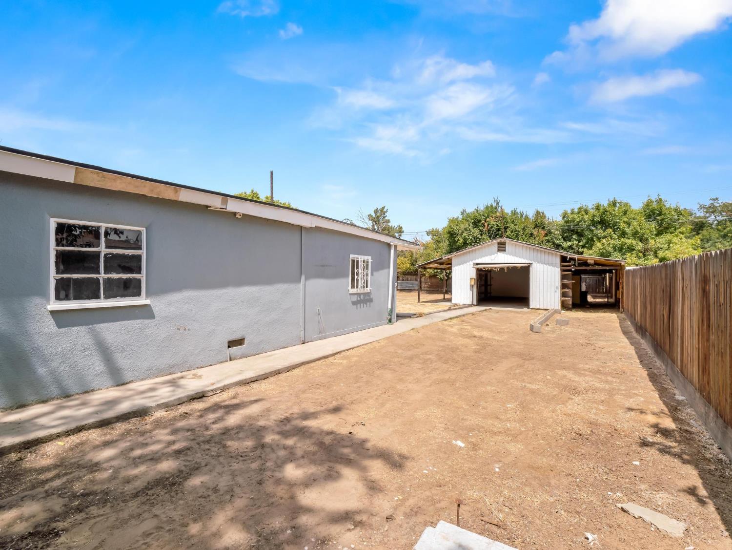 948 W Gettysburg Ave, Fresno, CA 93705