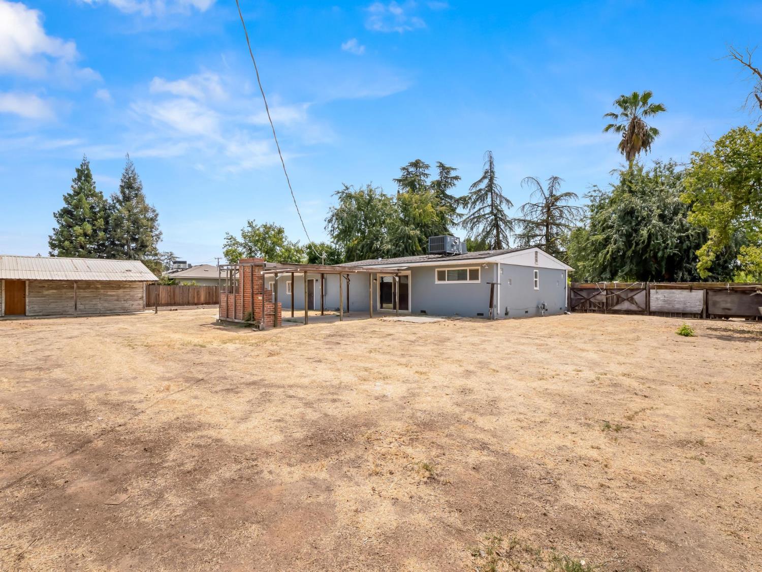 948 W Gettysburg Ave, Fresno, CA 93705