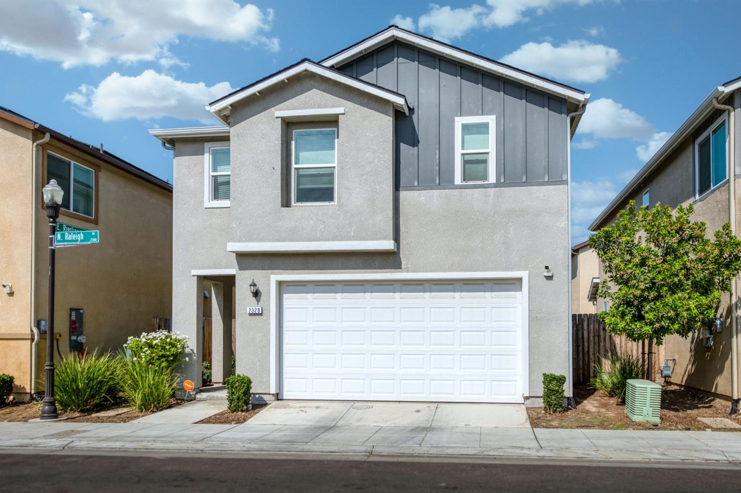 2329 N Raleigh Dr, Fresno, CA 93727