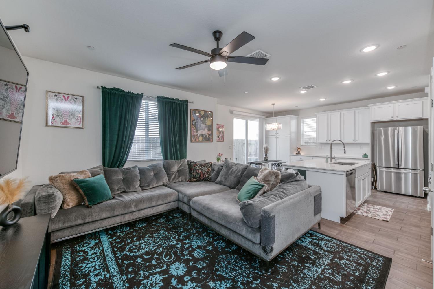 2329 N Raleigh Dr, Fresno, CA 93727
