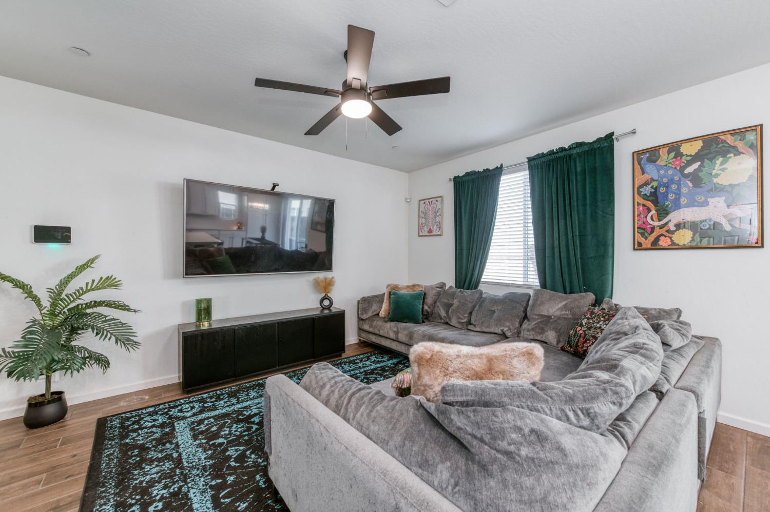 2329 N Raleigh Dr, Fresno, CA 93727