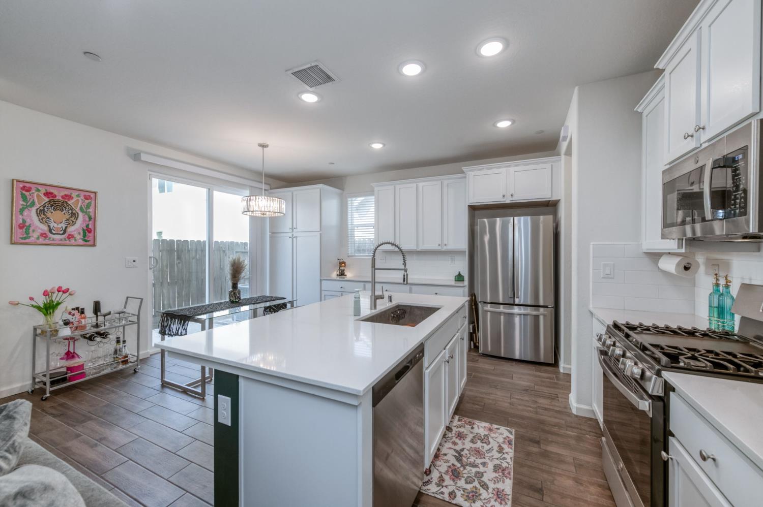 2329 N Raleigh Dr, Fresno, CA 93727