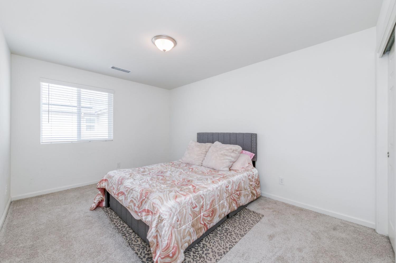 2329 N Raleigh Dr, Fresno, CA 93727