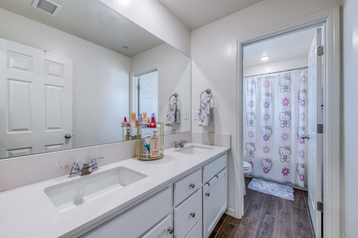 2329 N Raleigh Dr, Fresno, CA 93727