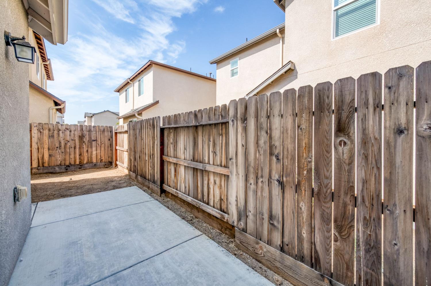 2329 N Raleigh Dr, Fresno, CA 93727