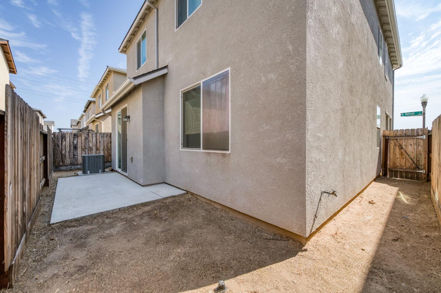 2329 N Raleigh Dr, Fresno, CA 93727