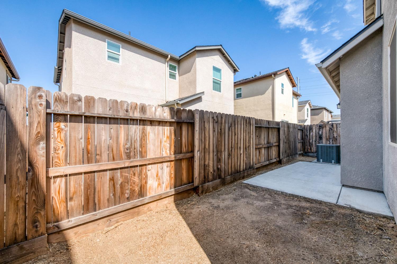 2329 N Raleigh Dr, Fresno, CA 93727