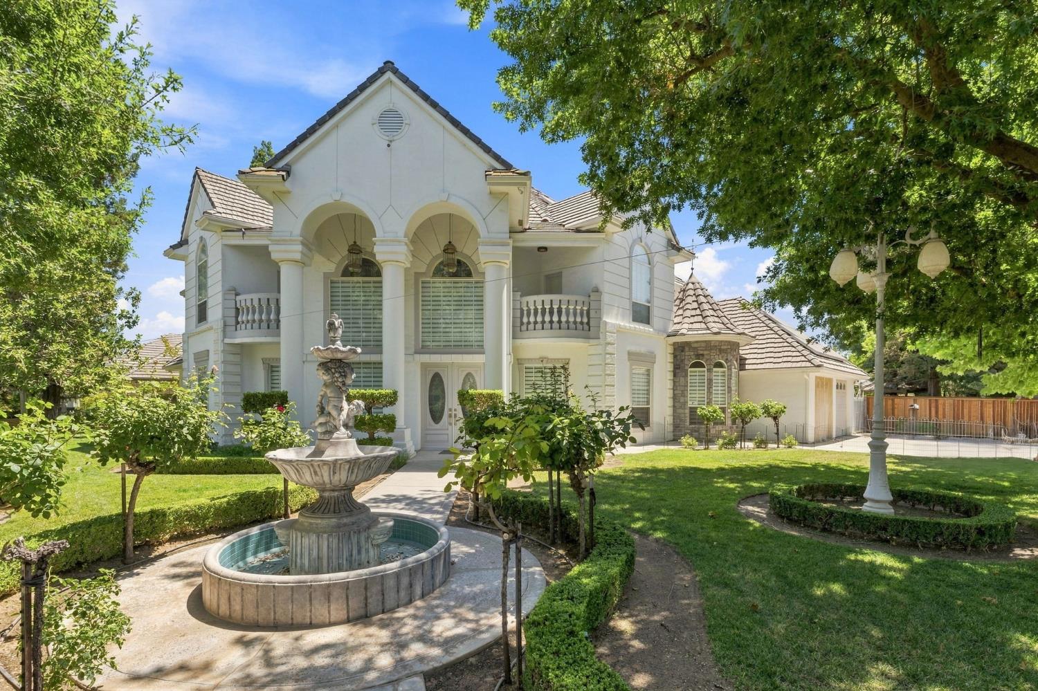 2595 W Beechwood Ave, Fresno, CA 93711