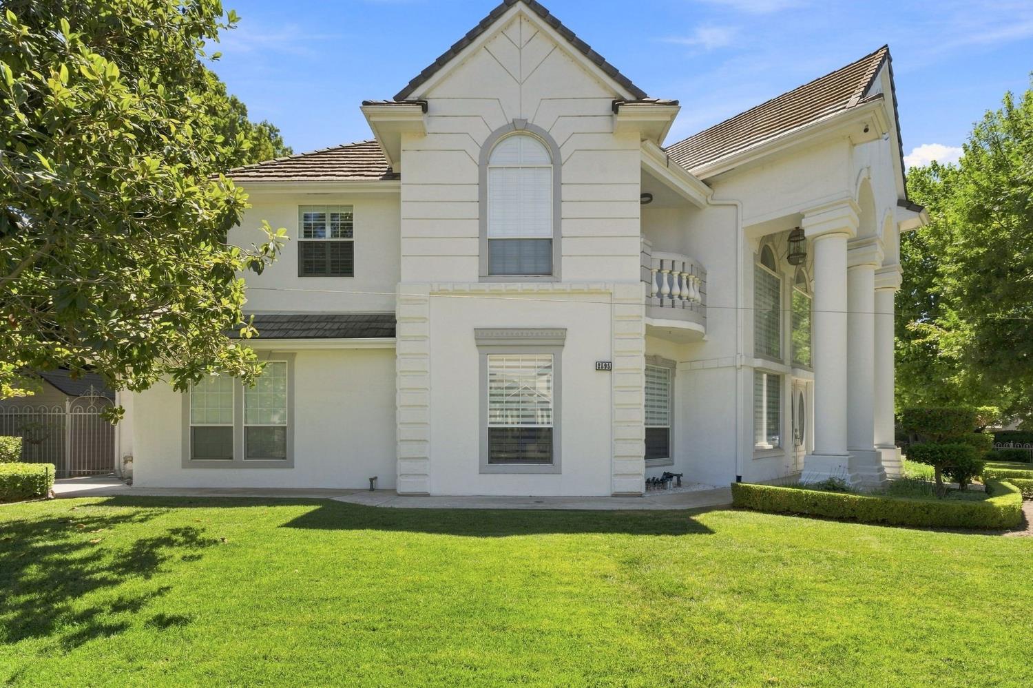 2595 W Beechwood Ave, Fresno, CA 93711