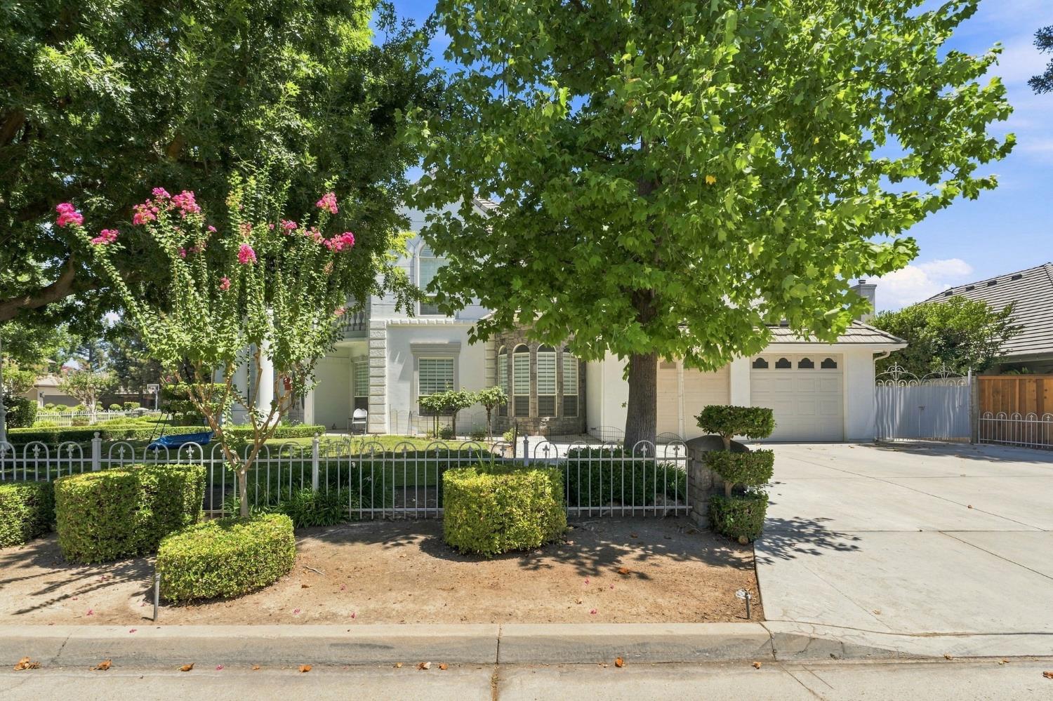 2595 W Beechwood Ave, Fresno, CA 93711