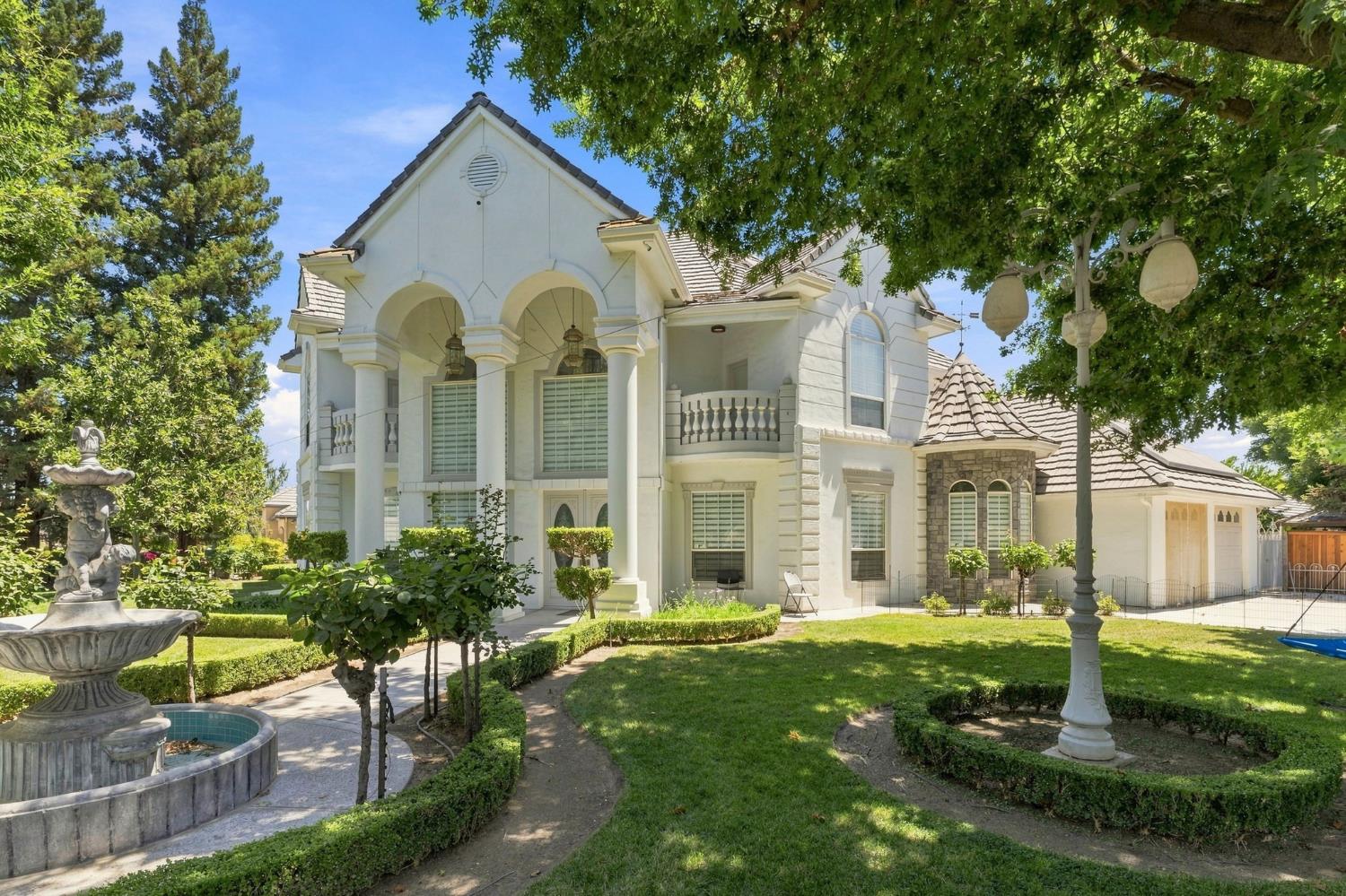 2595 W Beechwood Ave, Fresno, CA 93711