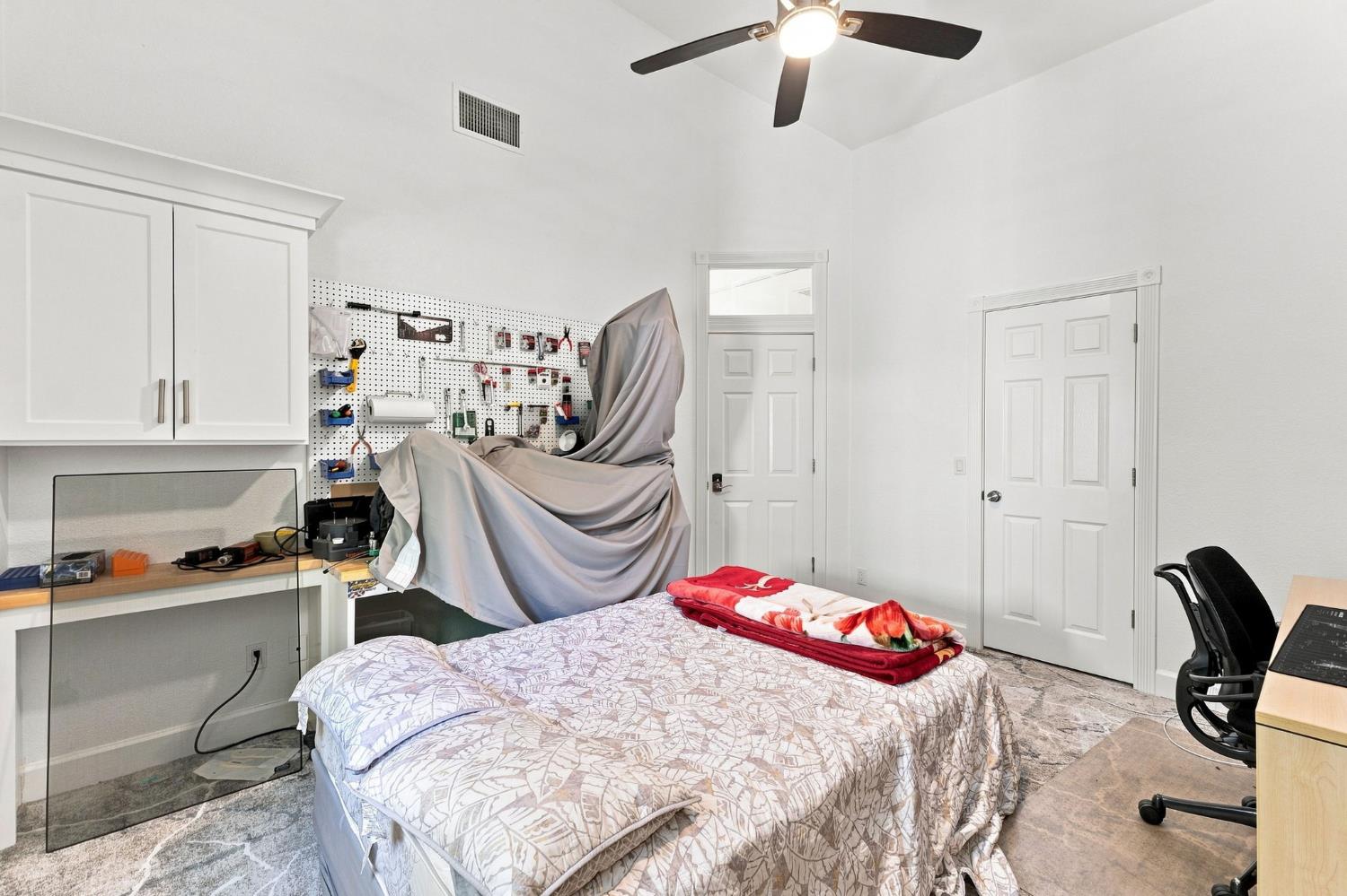 2595 W Beechwood Ave, Fresno, CA 93711