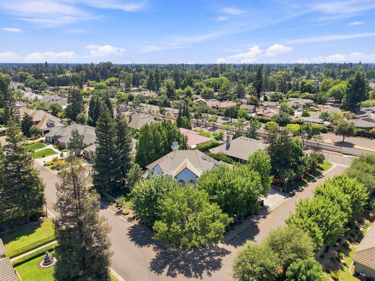2595 W Beechwood Ave, Fresno, CA 93711