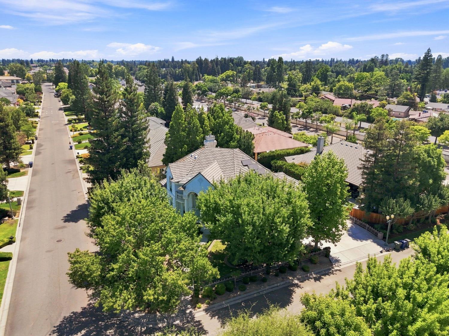 2595 W Beechwood Ave, Fresno, CA 93711