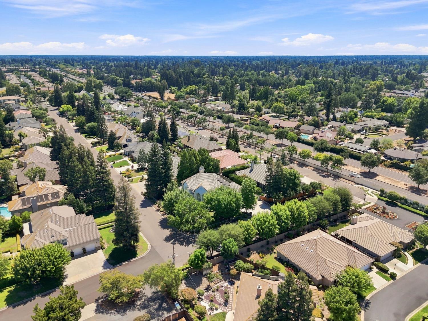2595 W Beechwood Ave, Fresno, CA 93711