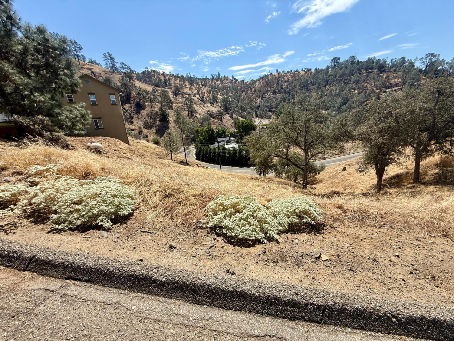 28027 Sky Lake Dr, Friant, CA 93626
