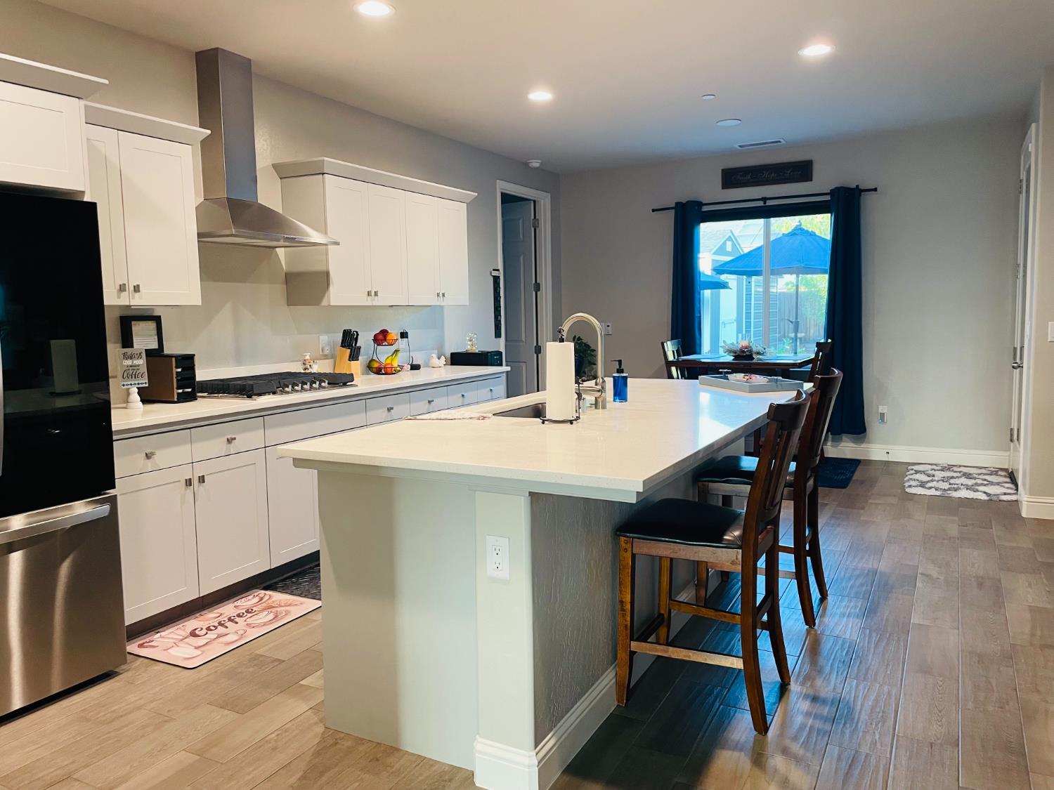 2121 Descanso Ave, Clovis, CA 93619