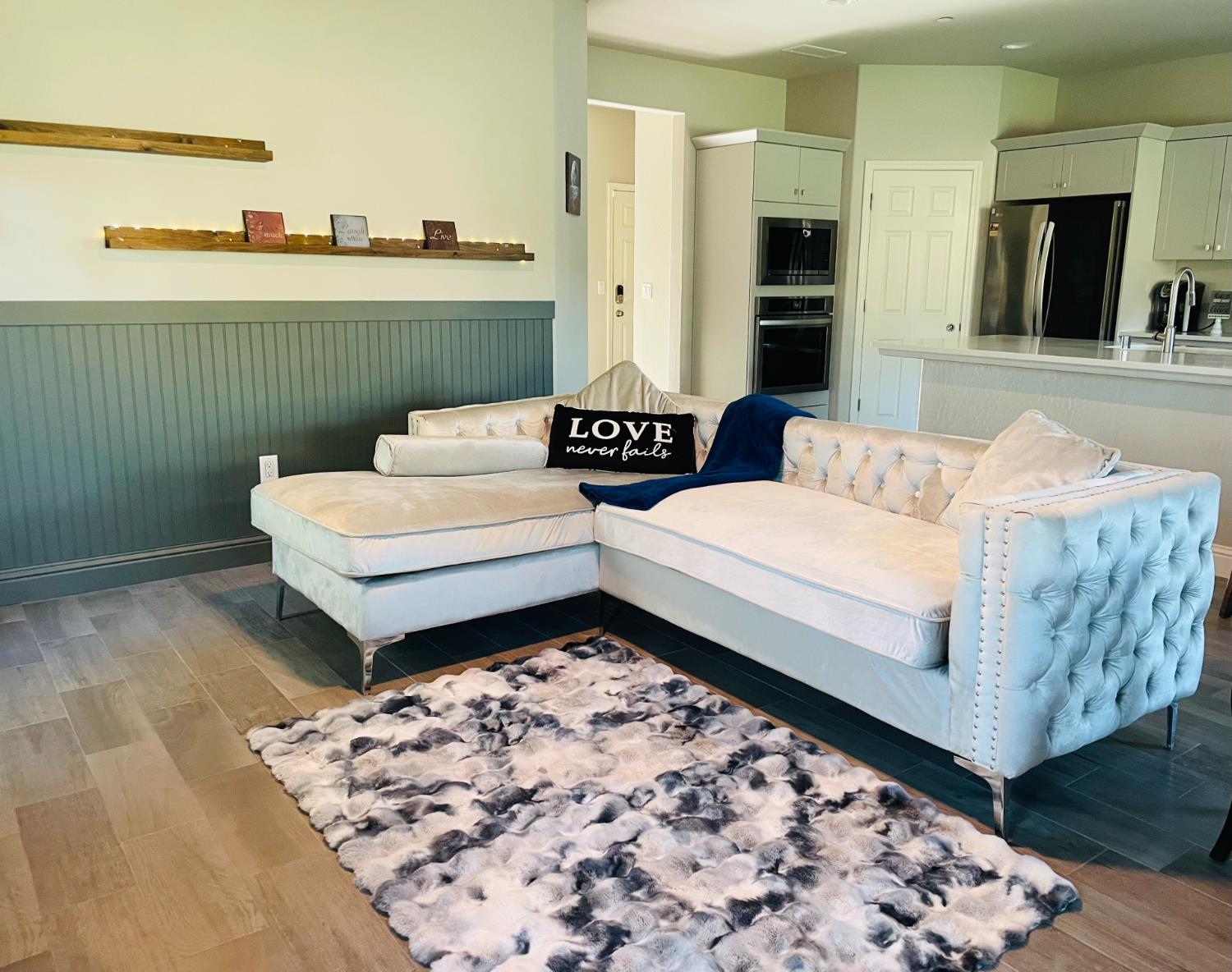 2121 Descanso Ave, Clovis, CA 93619