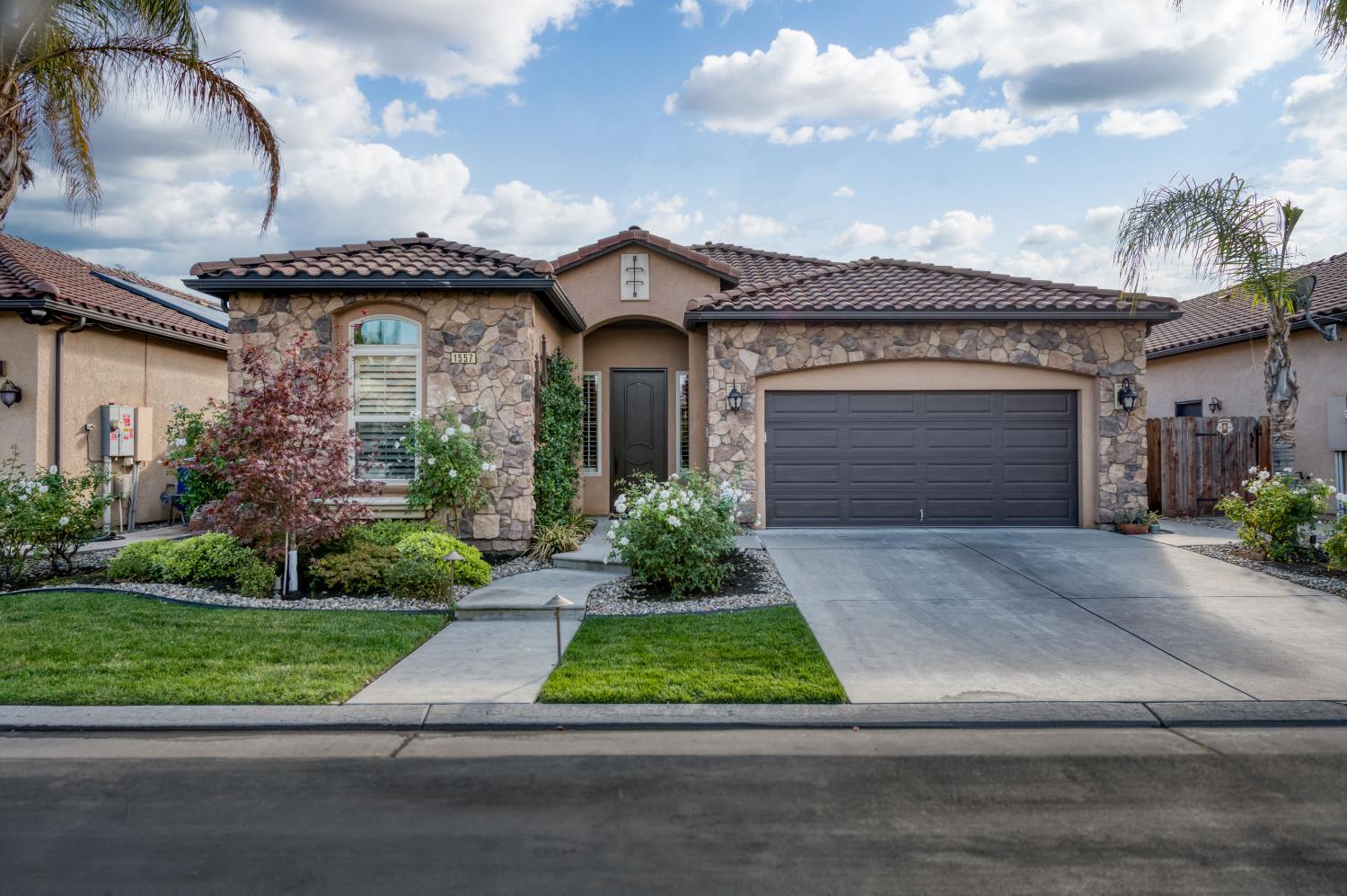 1557 E Via Estrella Dr, Fresno, CA 93730