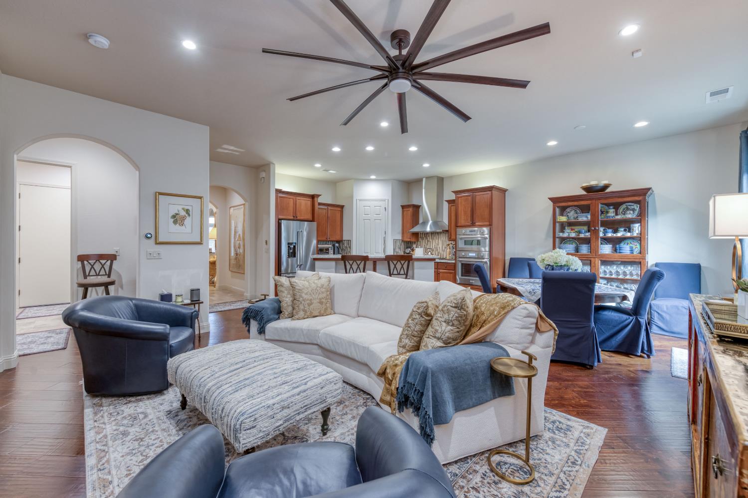 1557 E Via Estrella Dr, Fresno, CA 93730