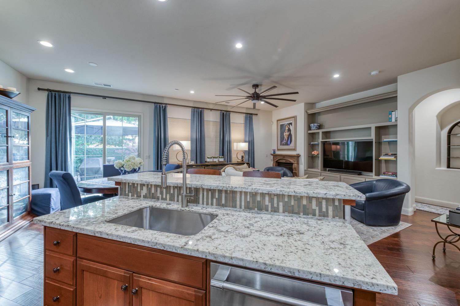 1557 E Via Estrella Dr, Fresno, CA 93730