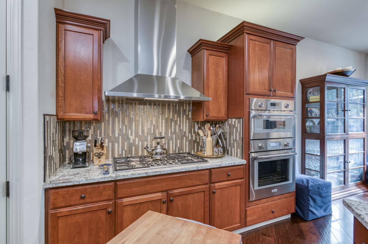 1557 E Via Estrella Dr, Fresno, CA 93730