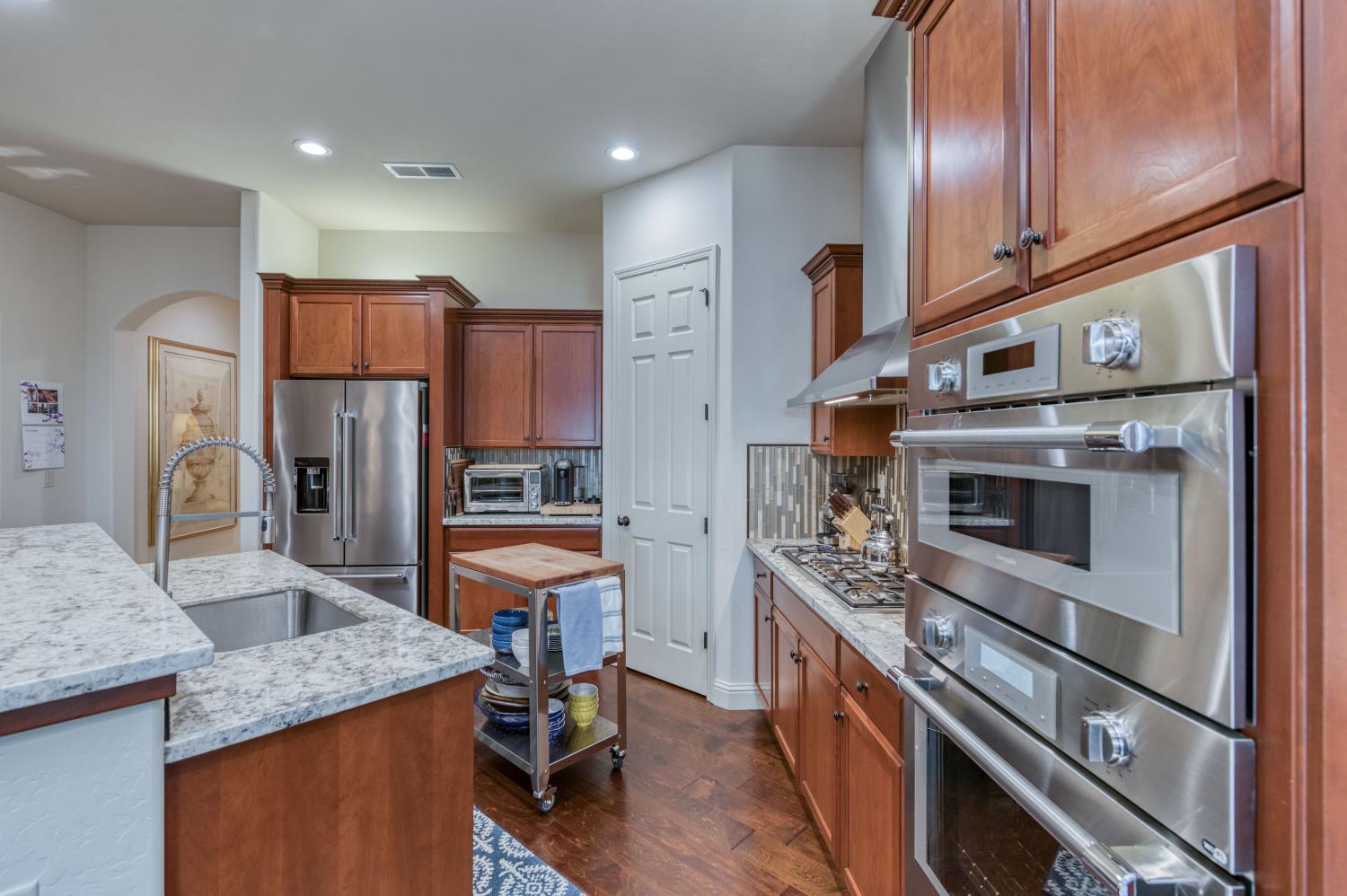 1557 E Via Estrella Dr, Fresno, CA 93730