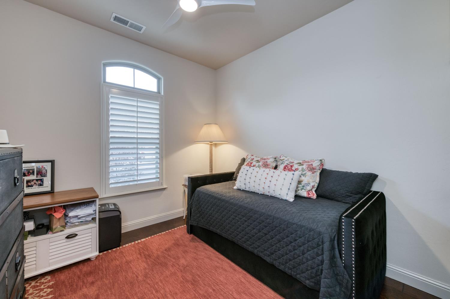 1557 E Via Estrella Dr, Fresno, CA 93730
