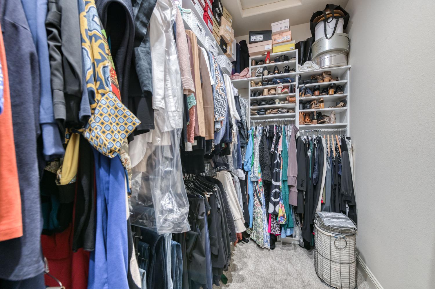 1557 E Via Estrella Dr, Fresno, CA 93730