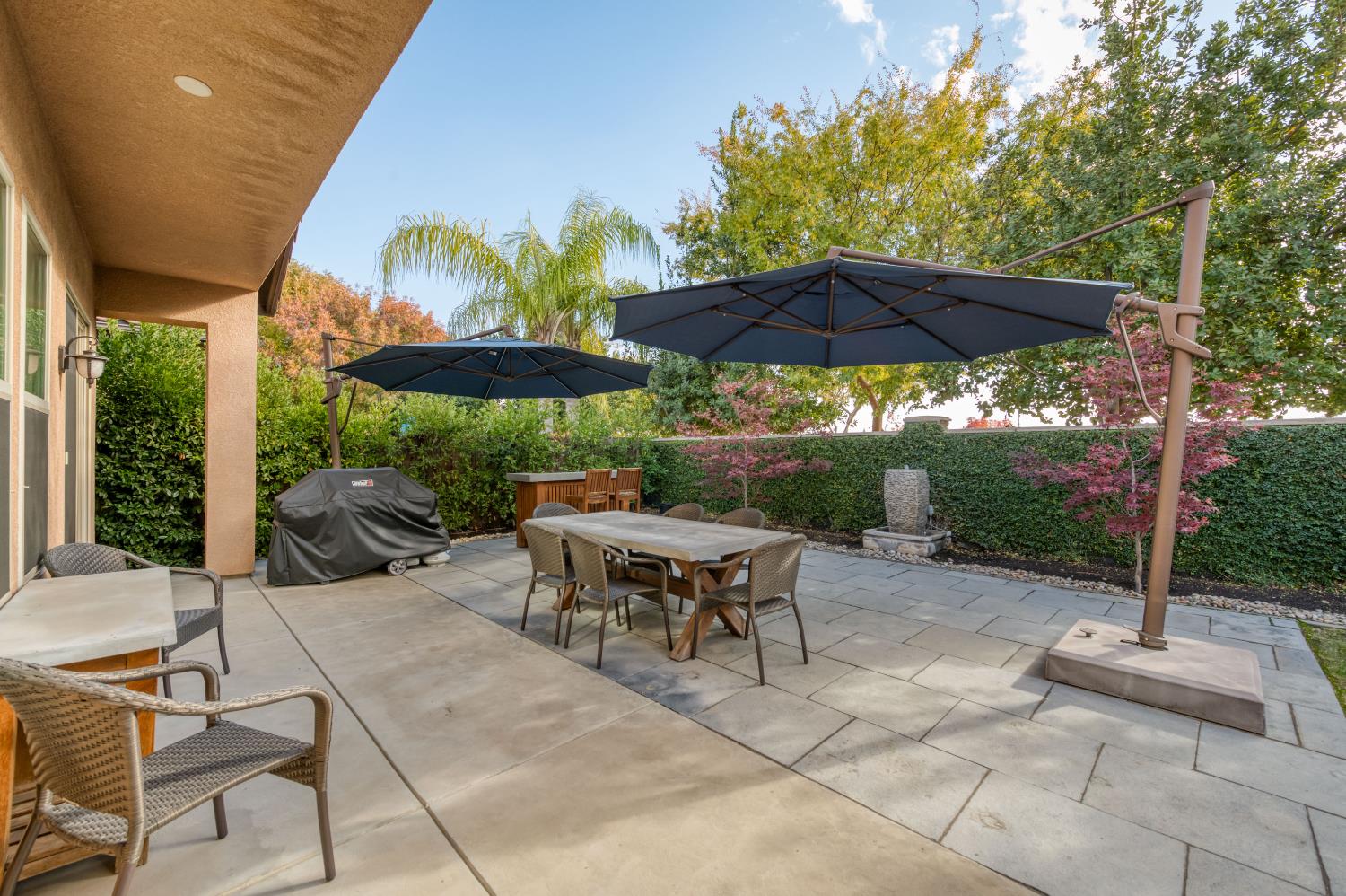 1557 E Via Estrella Dr, Fresno, CA 93730