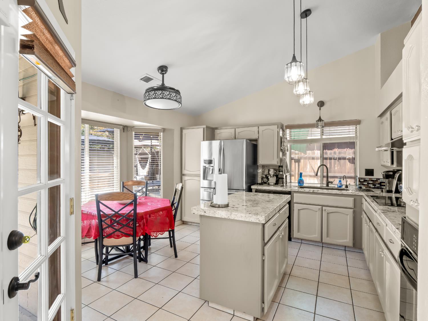 1575 E Niles, Fresno, CA 93720