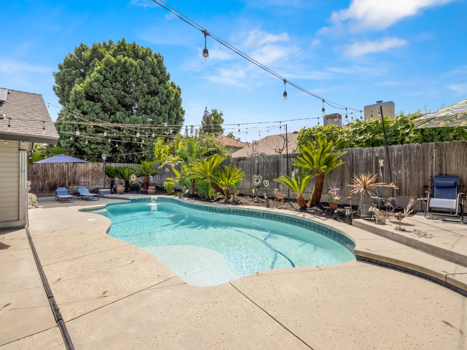 1575 E Niles, Fresno, CA 93720