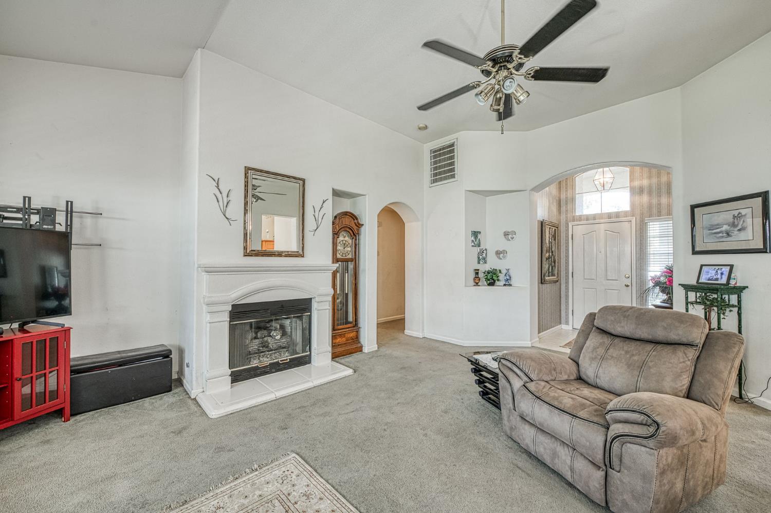5752 N Dante Ave, Fresno, CA 93722
