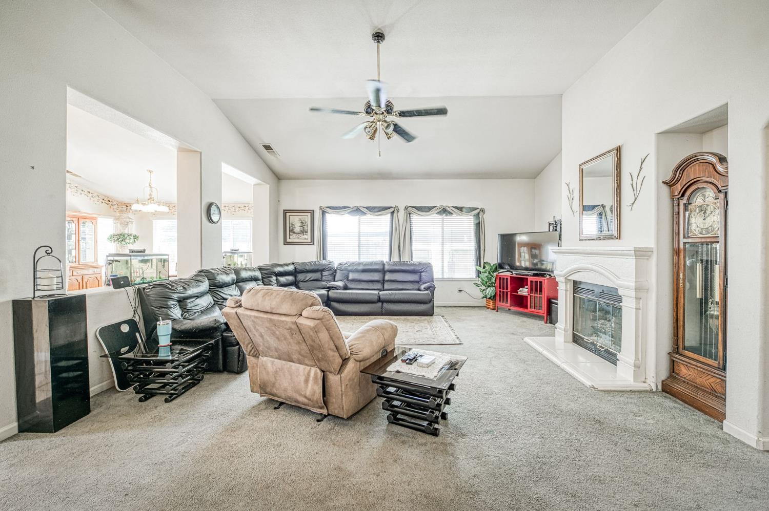 5752 N Dante Ave, Fresno, CA 93722
