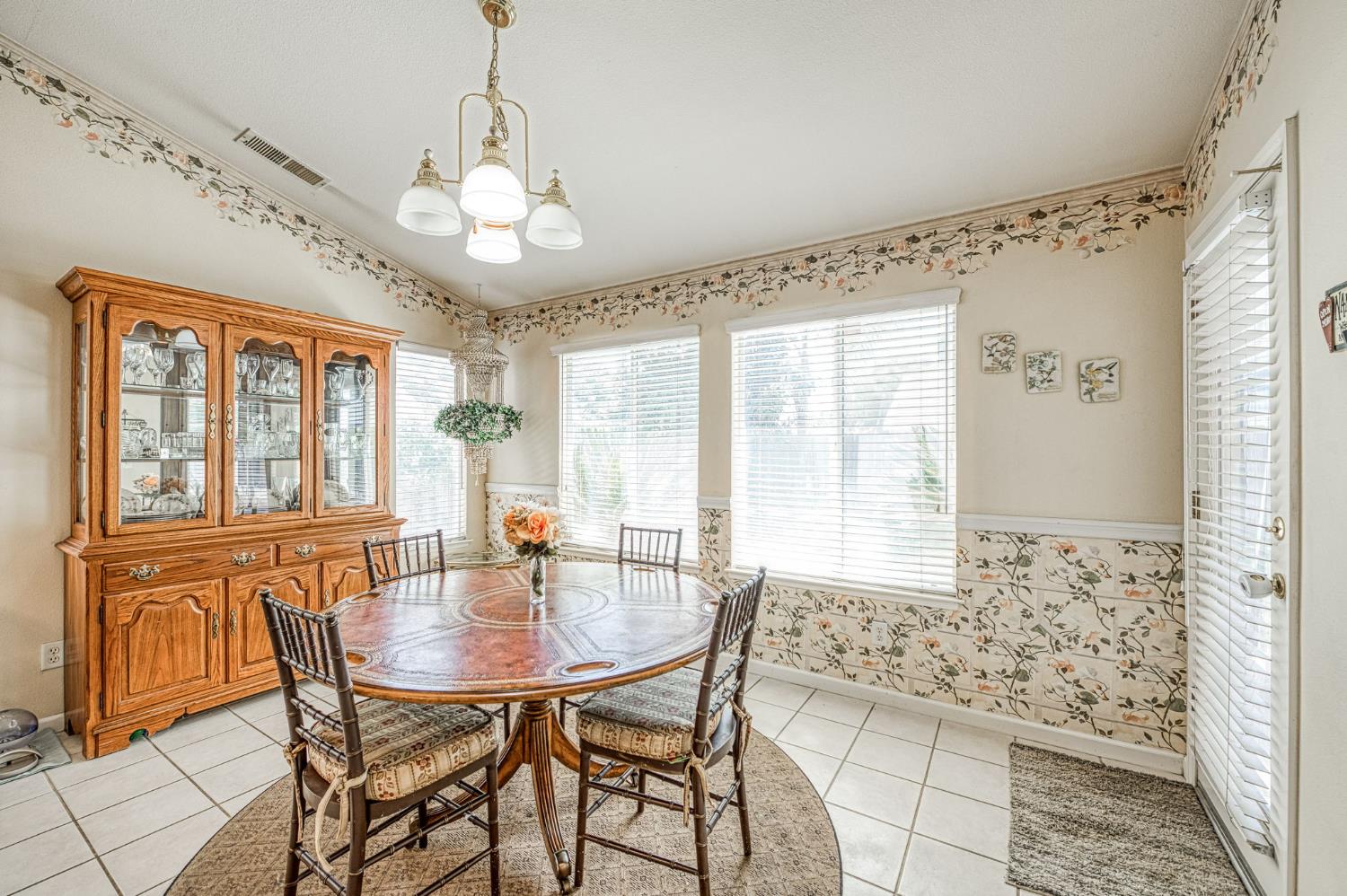 5752 N Dante Ave, Fresno, CA 93722