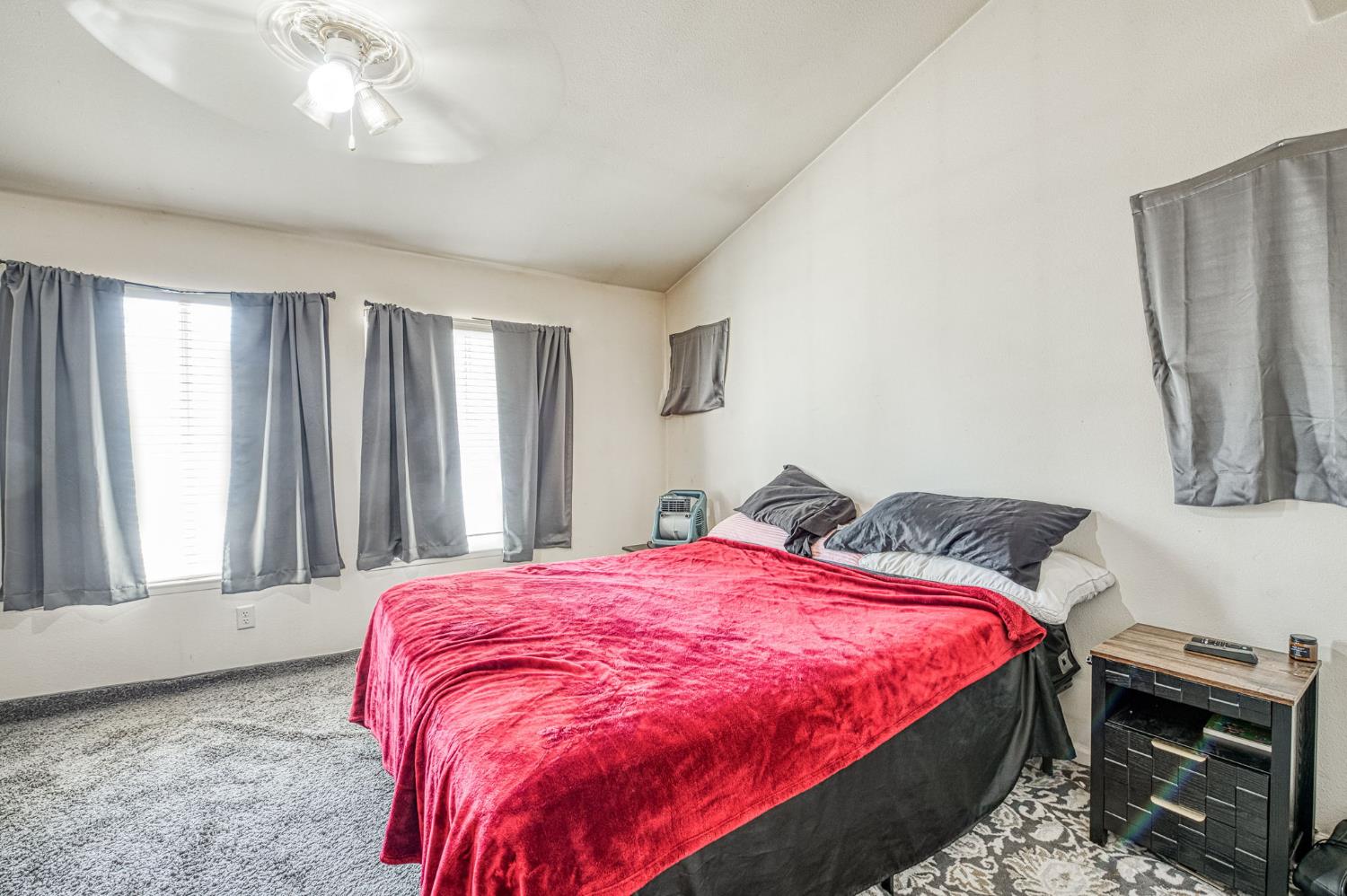 5752 N Dante Ave, Fresno, CA 93722