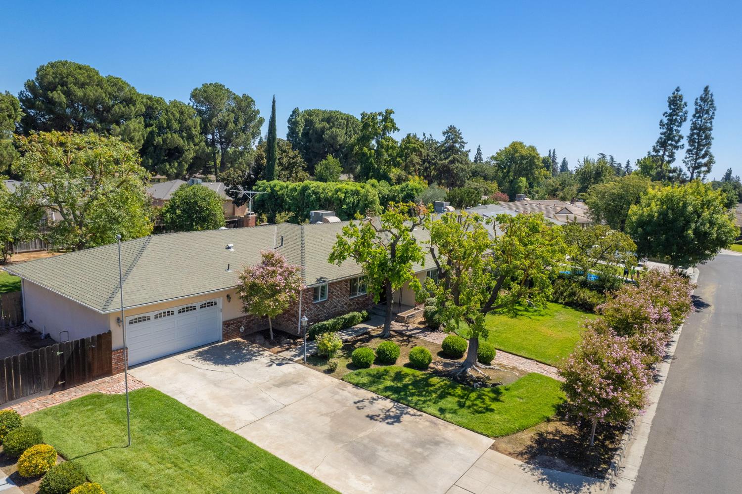 6386 N Durant Ave, Fresno, CA 93711