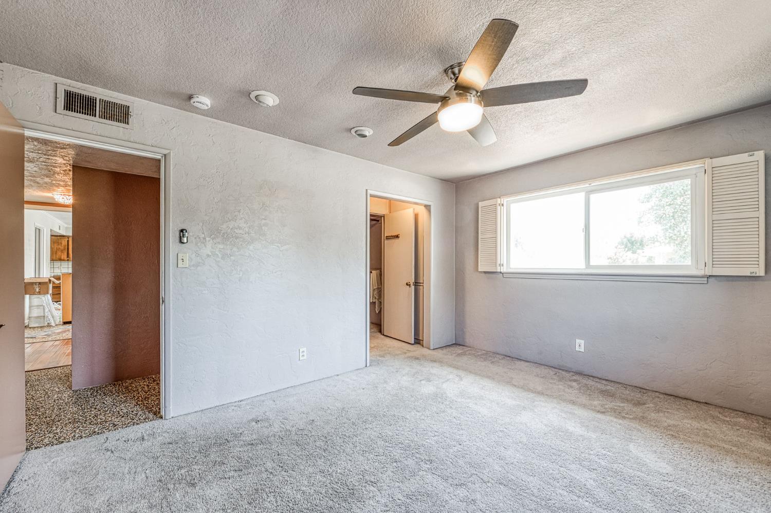 2995 E Buckingham Way, Fresno, CA 93726