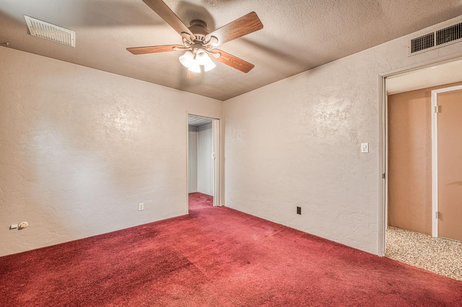 2995 E Buckingham Way, Fresno, CA 93726