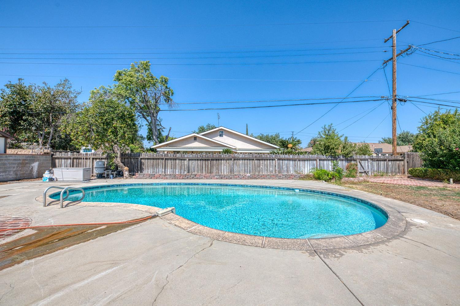 2995 E Buckingham Way, Fresno, CA 93726