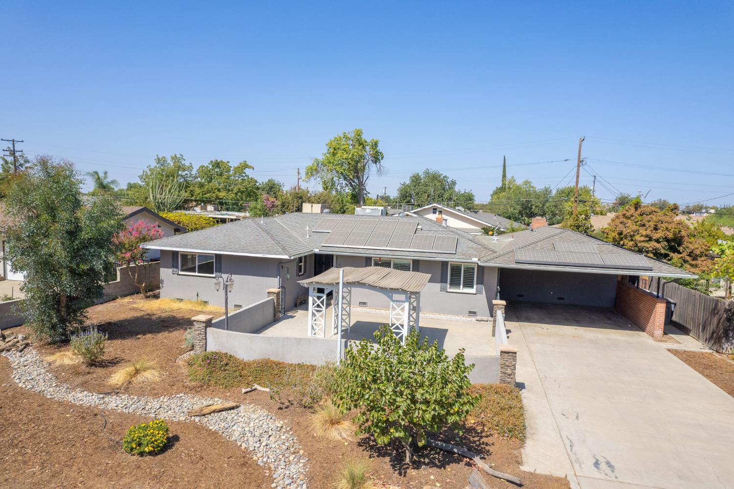 2995 E Buckingham Way, Fresno, CA 93726