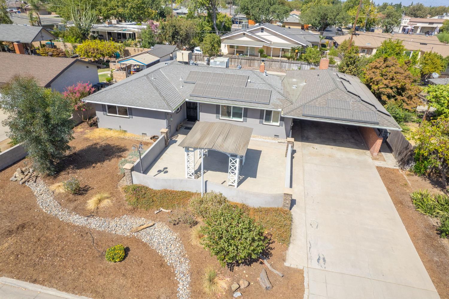 2995 E Buckingham Way, Fresno, CA 93726