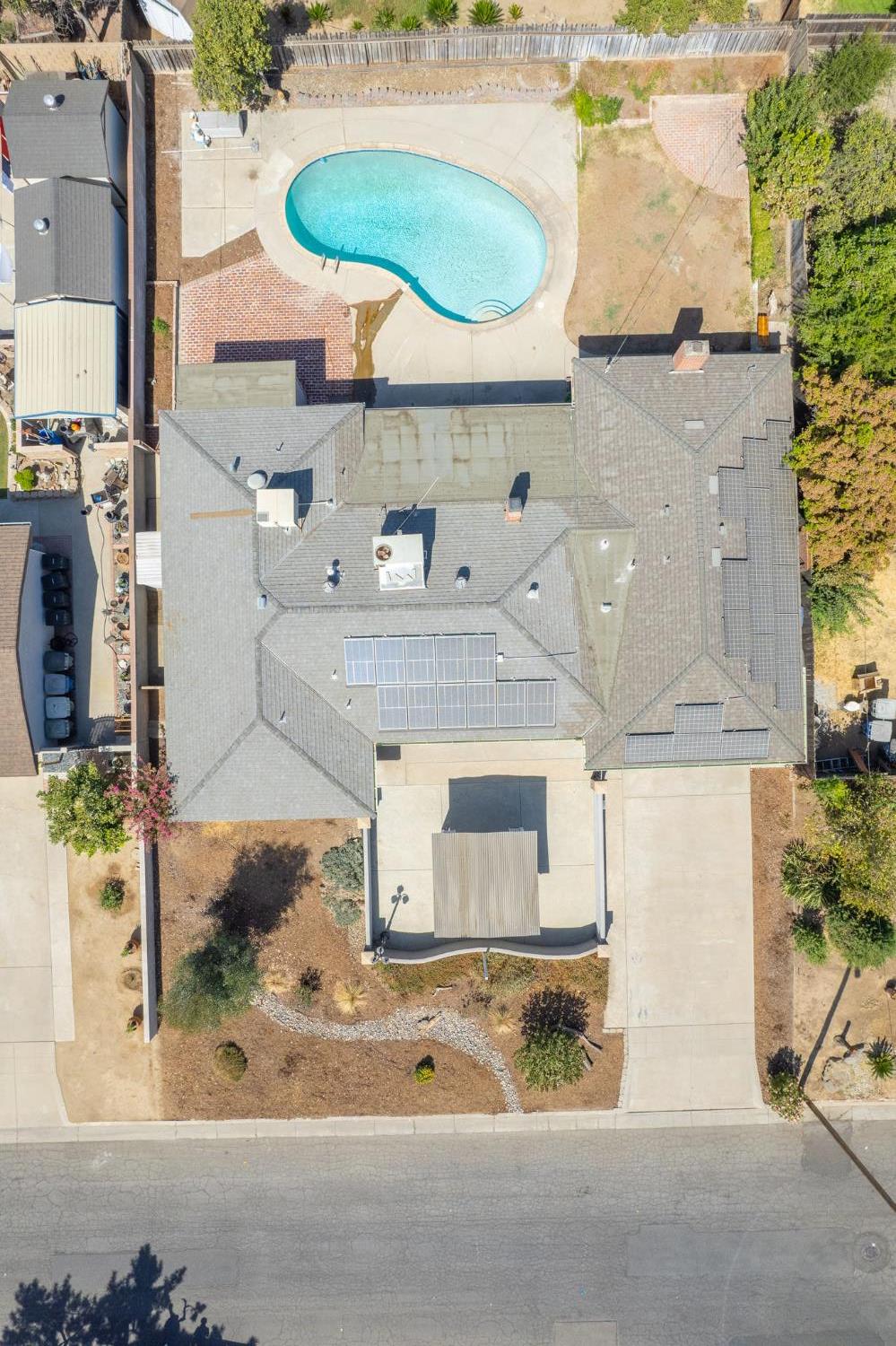 2995 E Buckingham Way, Fresno, CA 93726