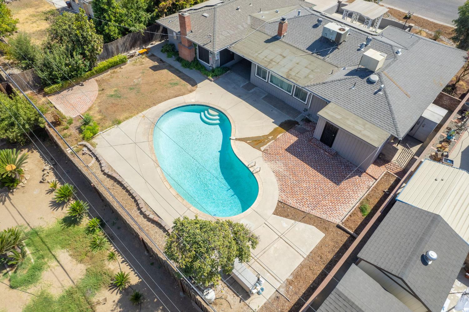 2995 E Buckingham Way, Fresno, CA 93726
