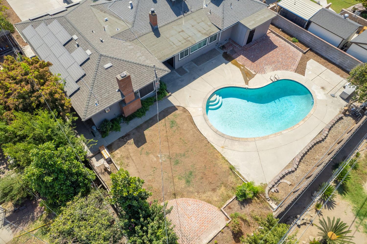 2995 E Buckingham Way, Fresno, CA 93726