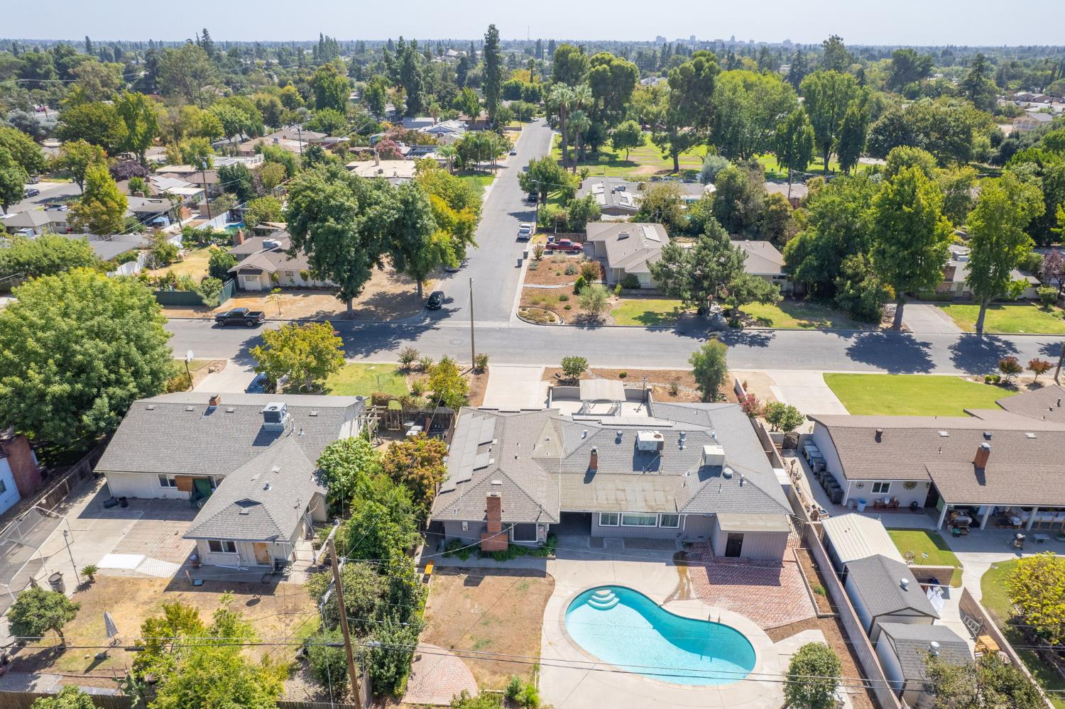 2995 E Buckingham Way, Fresno, CA 93726