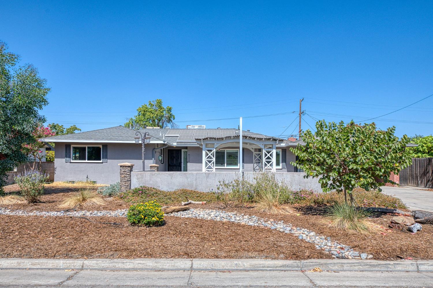 2995 E Buckingham Way, Fresno, CA 93726